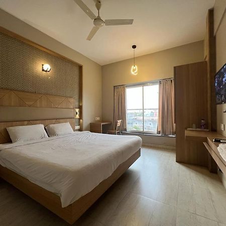 Hotel Shahi Executive Malkapur  Exterior foto